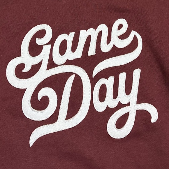 New With Tags Embroidered And Fleece Lined Game Day Crewneck Size Medium - Picture 2 of 4